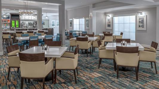 Courtyard Long Bar and Bistro