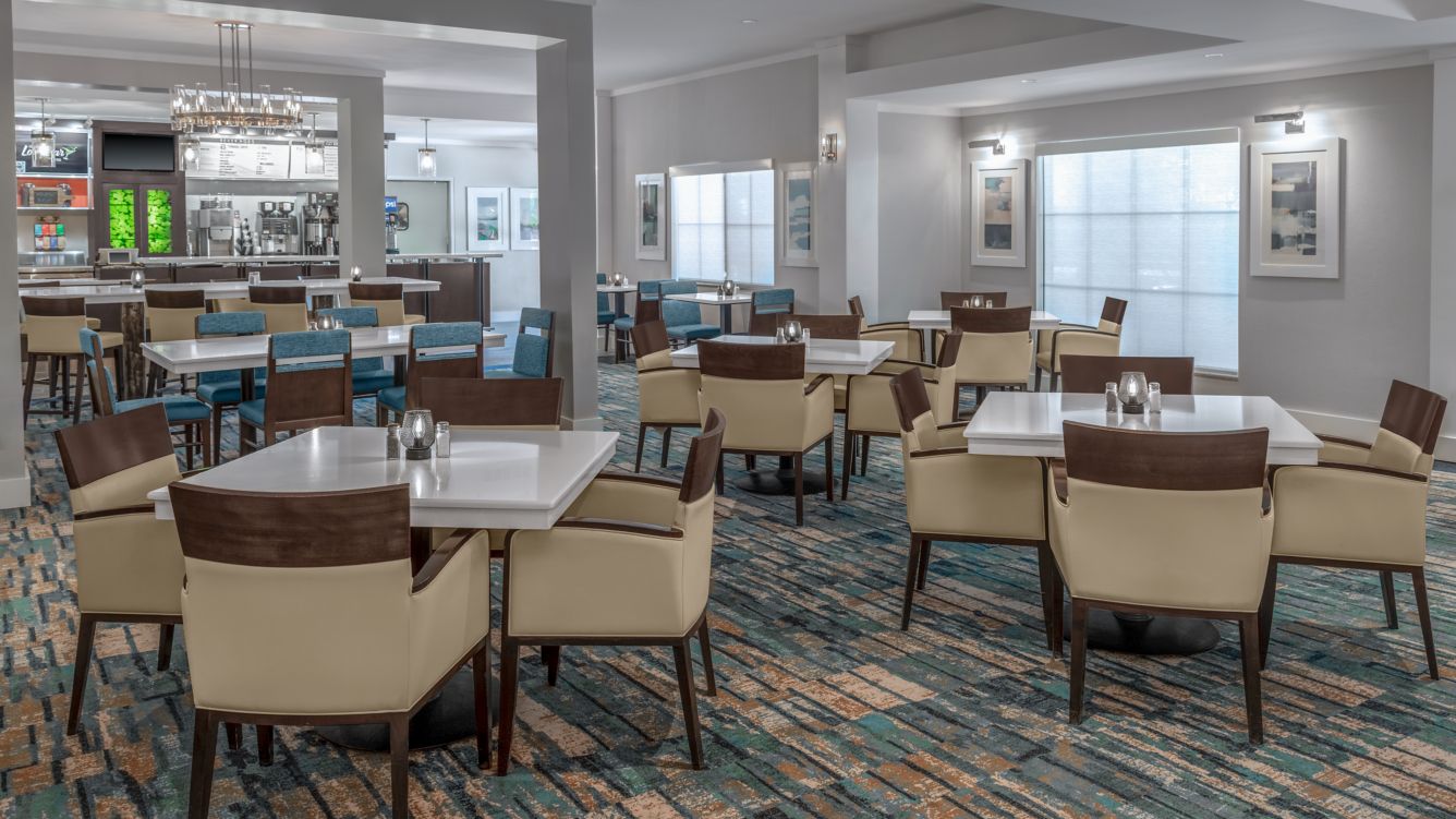 Courtyard Long Bar and Bistro