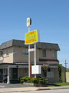 The Oaks Motel