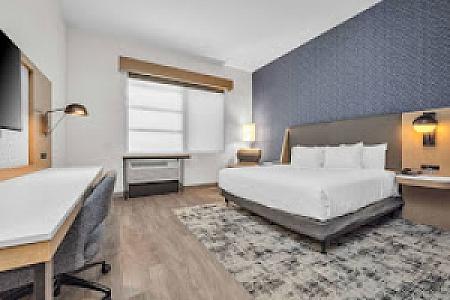 La Quinta Inn & Suites by Wyndham San Jose Silicon Valley