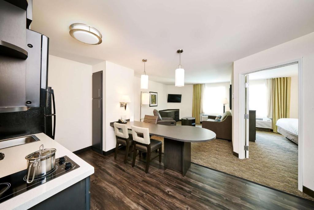 Sonesta Simply Suites Silicon Valley Santa Clara