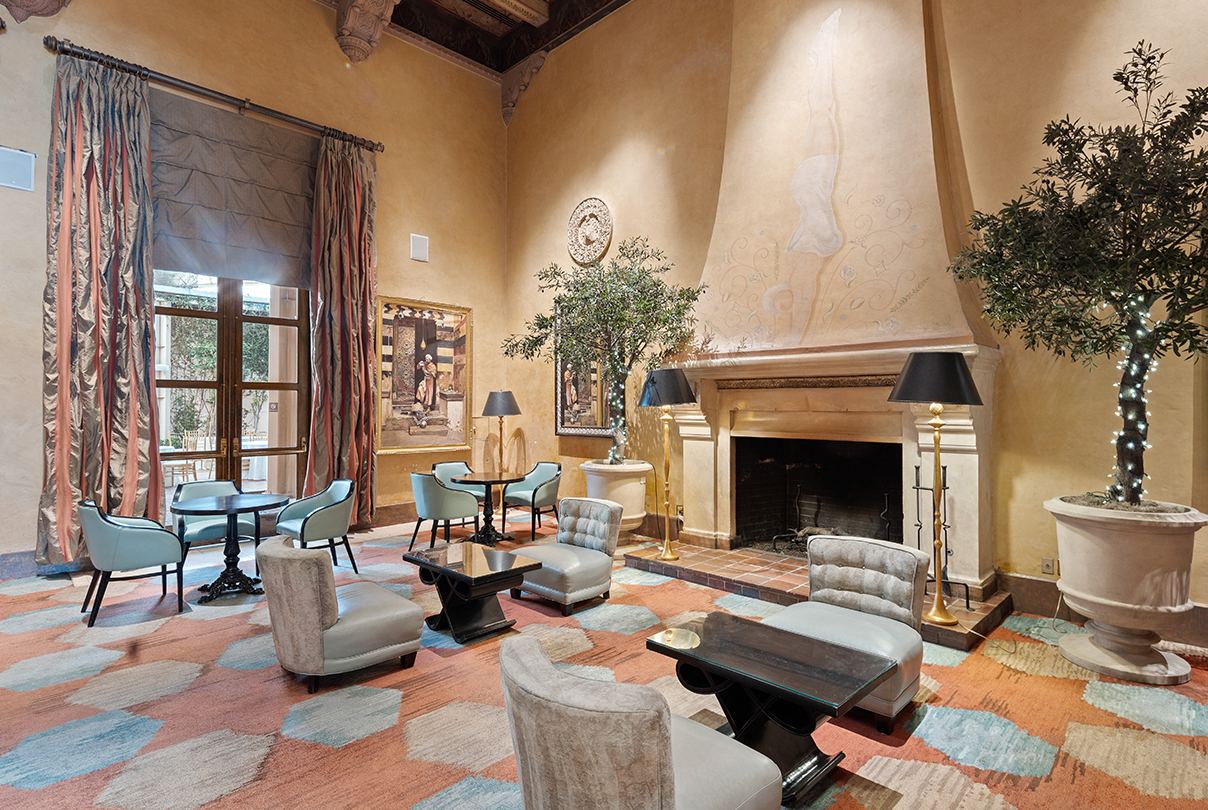 Spend the Night at Silicon Valley's Legendary Hotel De Anza