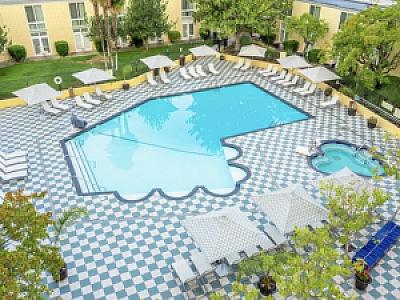 Walk in the Footsteps of Music History at the Crowne Plaza Cabana Palo Alto