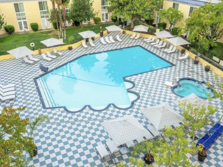 Walk in the Footsteps of Music History at the Crowne Plaza Cabana Palo Alto