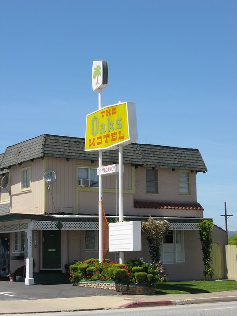 The Oaks Motel