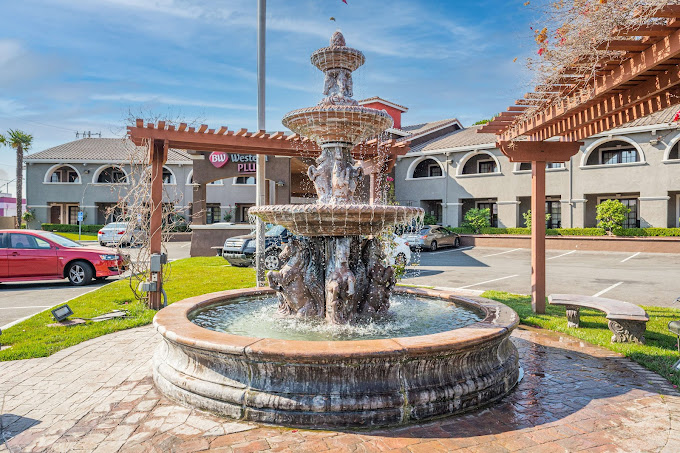Best Western Plus Brookside Inn - Milpitas